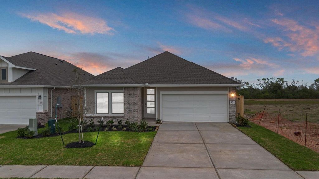 4714 Crater Run Drive, Texas City, TX 77591