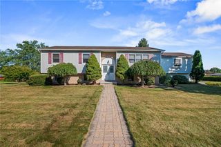 423 Braddock Street, Westmont Hilltop School District, PA 15905