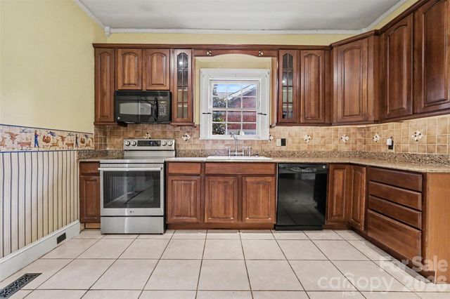 75 Cabarrus Avenue, Concord, NC 28025