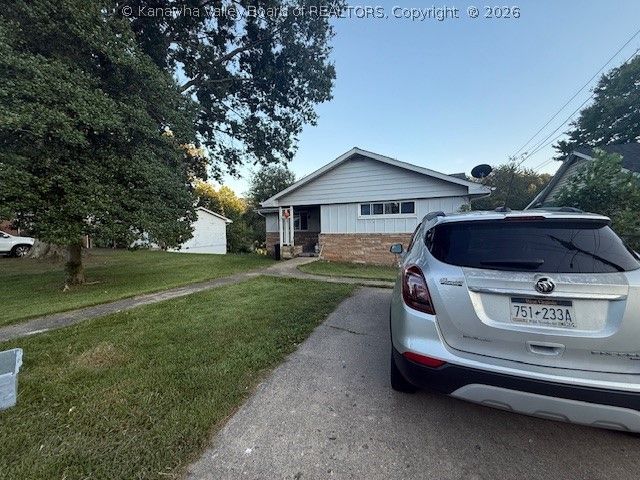 818 Walters Road, Charleston, WV 25314