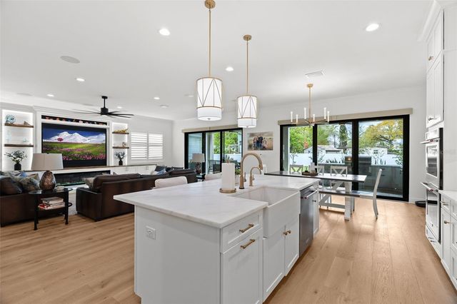 2905 W LEILA AVENUE, Tampa, FL 33611