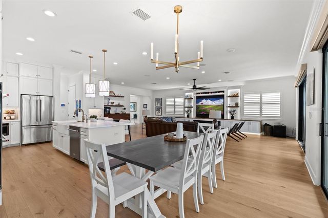 2905 W LEILA AVENUE, Tampa, FL 33611