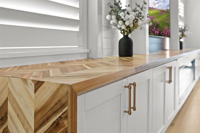 2905 W LEILA AVENUE, Tampa, FL 33611