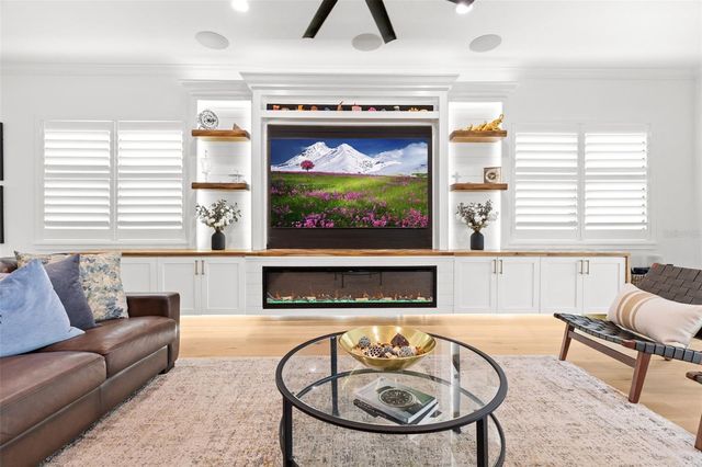 2905 W LEILA AVENUE, Tampa, FL 33611