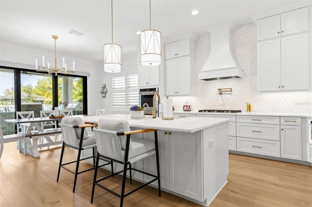 2905 W LEILA AVENUE, Tampa, FL 33611