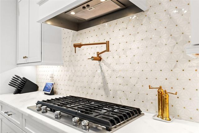 2905 W LEILA AVENUE, Tampa, FL 33611