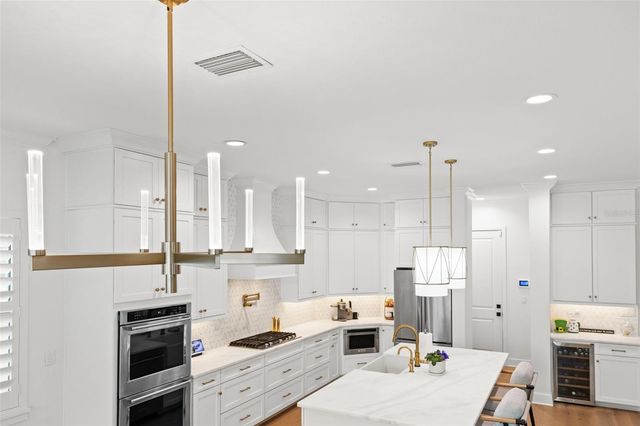 2905 W LEILA AVENUE, Tampa, FL 33611