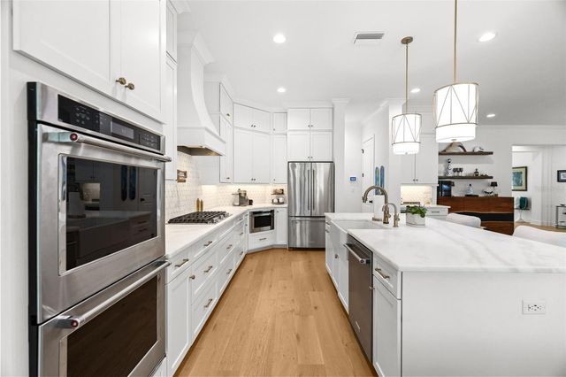 2905 W LEILA AVENUE, Tampa, FL 33611