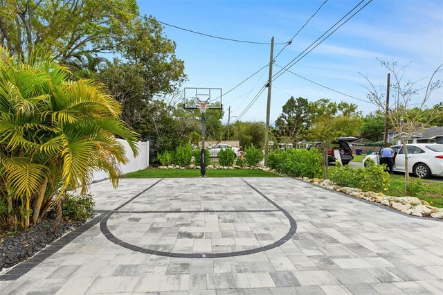 2905 W LEILA AVENUE, Tampa, FL 33611