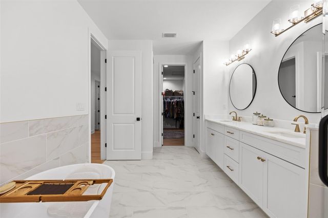 2905 W LEILA AVENUE, Tampa, FL 33611