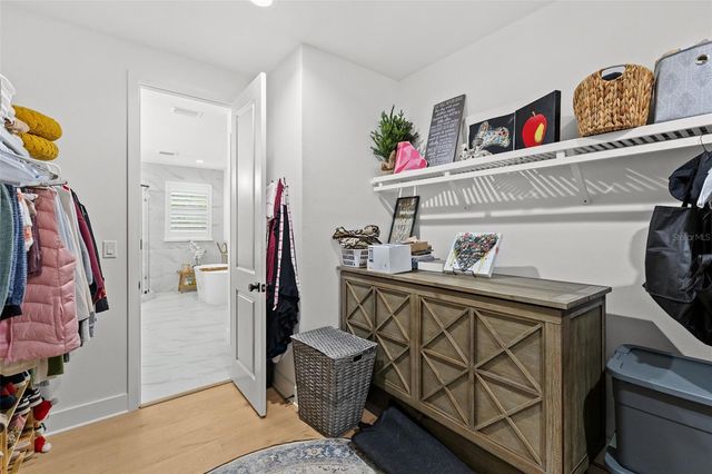 2905 W LEILA AVENUE, Tampa, FL 33611