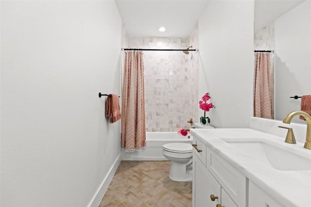 2905 W LEILA AVENUE, Tampa, FL 33611