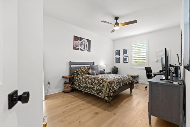 2905 W LEILA AVENUE, Tampa, FL 33611