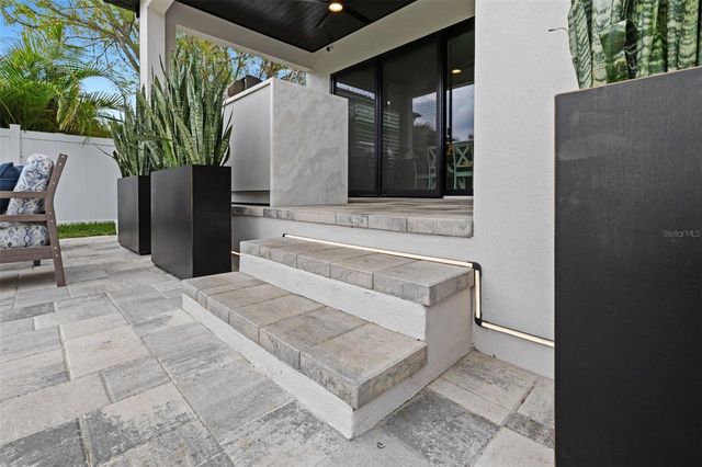 2905 W LEILA AVENUE, Tampa, FL 33611