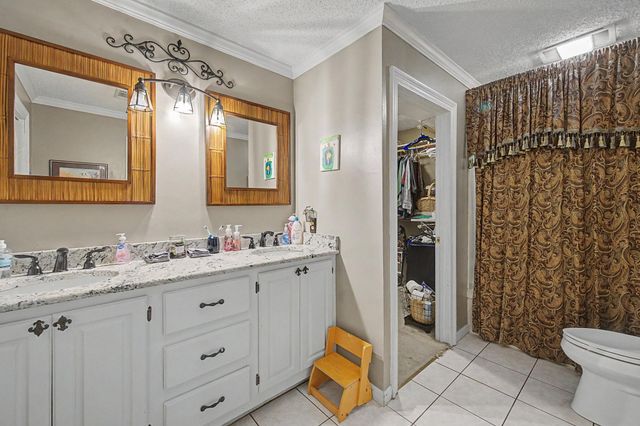 300 Cheyenne Dr, Houma, LA 70360