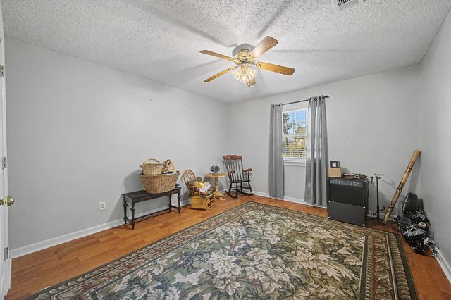 300 Cheyenne Dr, Houma, LA 70360