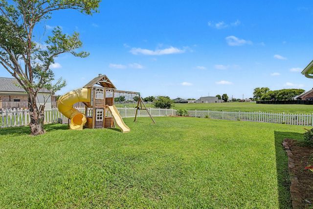 300 Cheyenne Dr, Houma, LA 70360