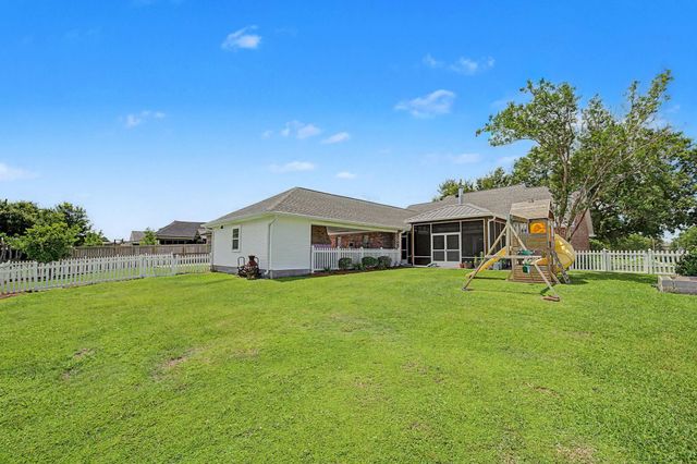 300 Cheyenne Dr, Houma, LA 70360
