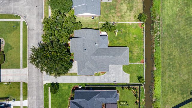 300 Cheyenne Dr, Houma, LA 70360