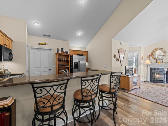 81 Outlook Circle, Swannanoa, NC 28778