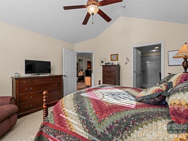 81 Outlook Circle, Swannanoa, NC 28778