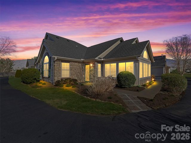 81 Outlook Circle, Swannanoa, NC 28778