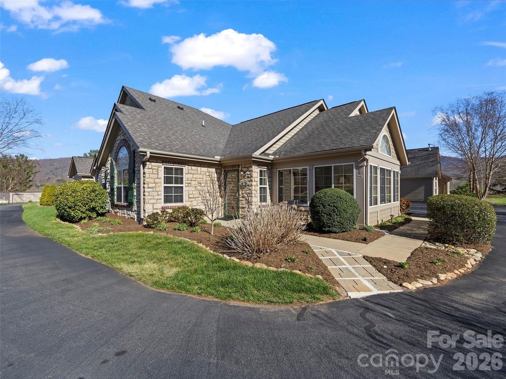 81 Outlook Circle, Swannanoa, NC 28778