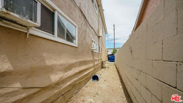 1401 E 46th Street, Los Angeles, CA 90011