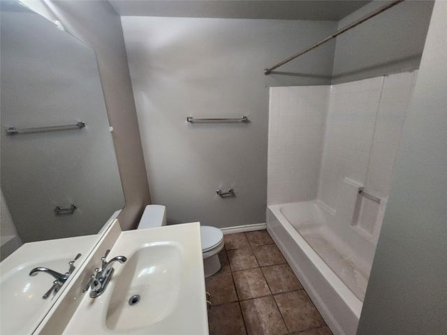 2714 Whitis Ave C, Austin, TX 78705
