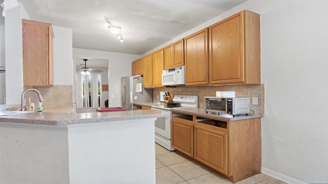 1007 Water Lily, San Antonio, TX 78260