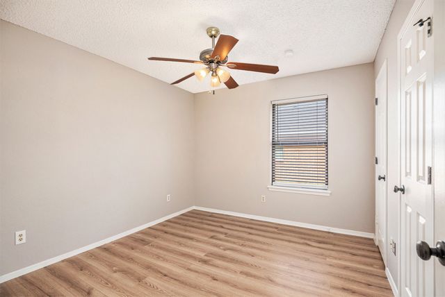 617 S Las Vegas Trail, White Settlement, TX 76108