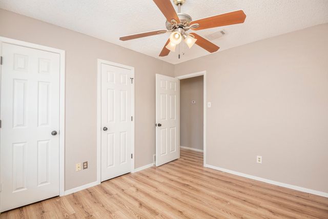 617 S Las Vegas Trail, White Settlement, TX 76108