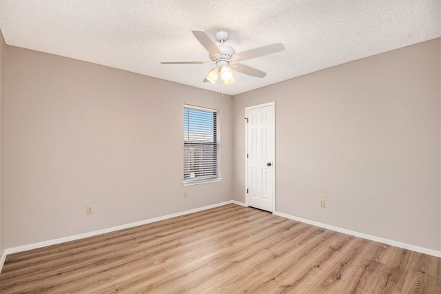 617 S Las Vegas Trail, White Settlement, TX 76108