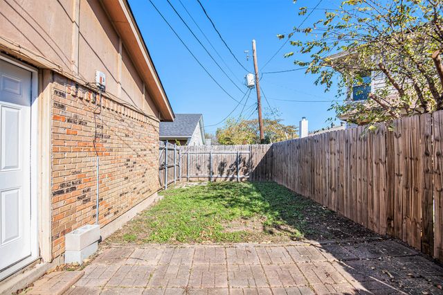 617 S Las Vegas Trail, White Settlement, TX 76108