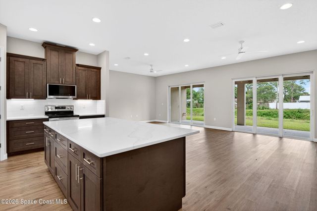766 Starland Street SE, Palm Bay, FL 32909
