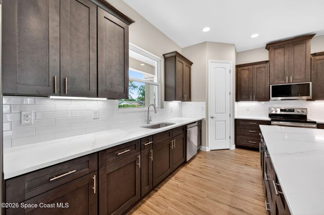 766 Starland Street SE, Palm Bay, FL 32909