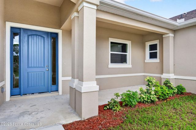 766 Starland Street SE, Palm Bay, FL 32909
