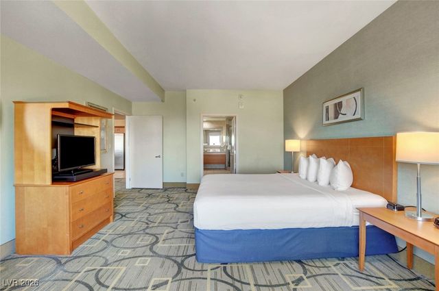 211 East Flamingo Road 713, Las Vegas, NV 89169