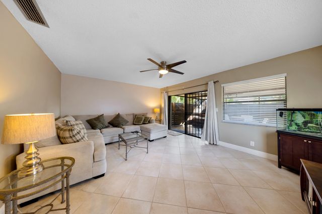 2124 NE 9th Avenue, Wilton Manors, FL 33305