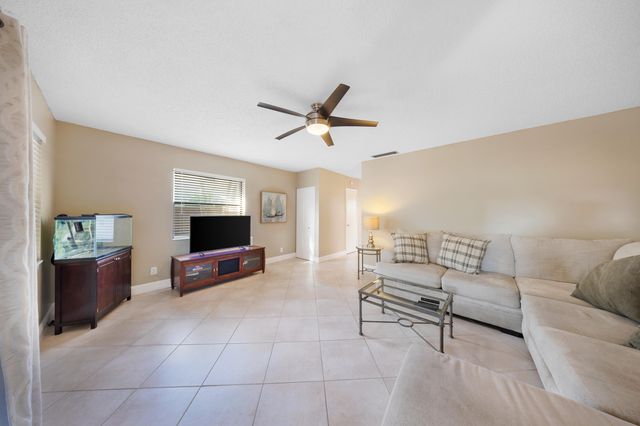 2124 NE 9th Avenue, Wilton Manors, FL 33305