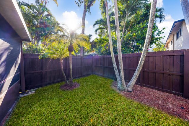 2124 NE 9th Avenue, Wilton Manors, FL 33305