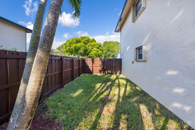 2124 NE 9th Avenue, Wilton Manors, FL 33305