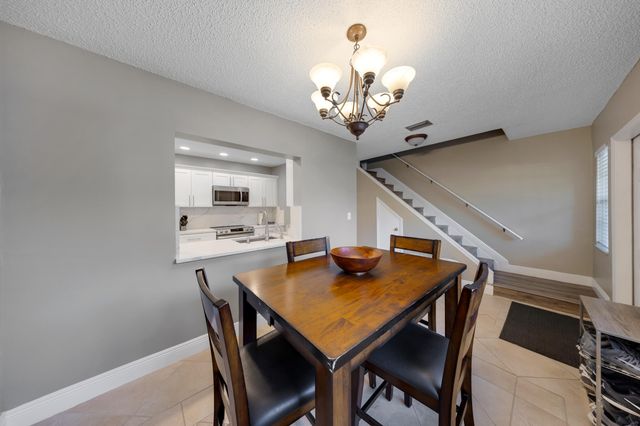 2124 NE 9th Avenue, Wilton Manors, FL 33305