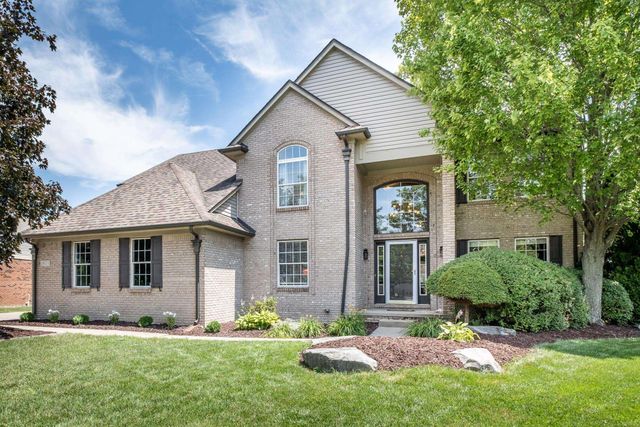 19573 Tanglewood Circle, Clinton Twp, MI 48038