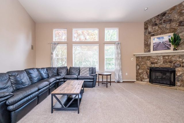 19573 Tanglewood Circle, Clinton Twp, MI 48038