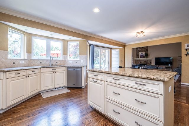 19573 Tanglewood Circle, Clinton Twp, MI 48038