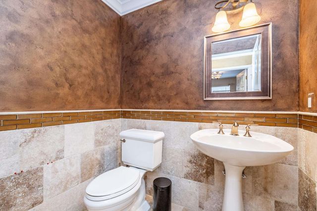 19573 Tanglewood Circle, Clinton Twp, MI 48038