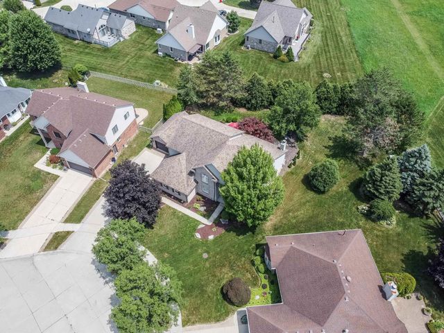 19573 Tanglewood Circle, Clinton Twp, MI 48038