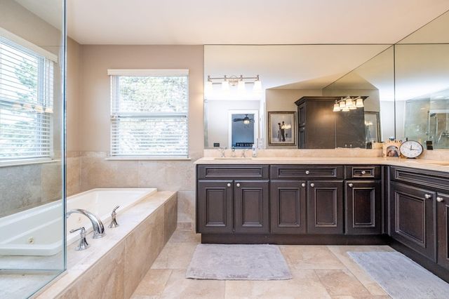 19573 Tanglewood Circle, Clinton Twp, MI 48038