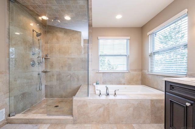 19573 Tanglewood Circle, Clinton Twp, MI 48038